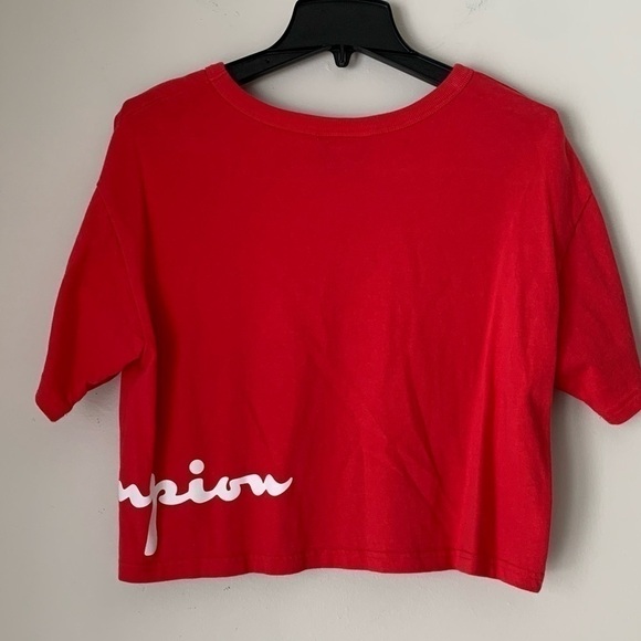 Champion wrap script crewneck red
Crop Top T Shirt size medium - Picture 3 of 5